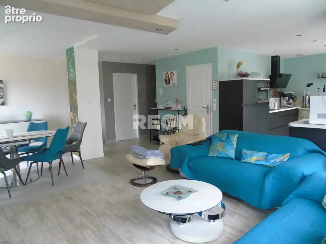 Grand appartement avec trois chambre et deux balcons à acheter. - photo 4