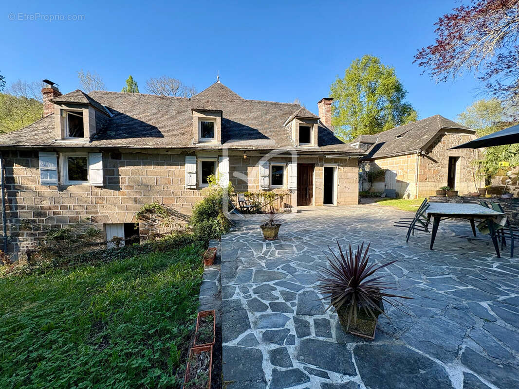 Maison à CUBLAC