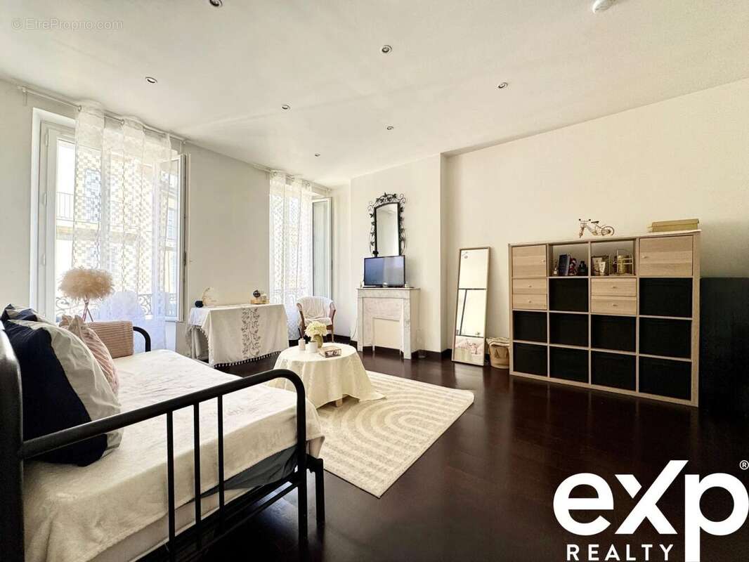 Appartement à MARSEILLE-3E