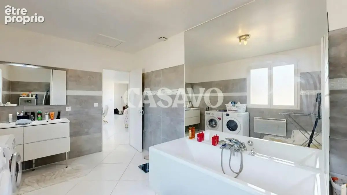 Vente Maison 10 pièces de 231m² - 84300 Taillades - photo 32
