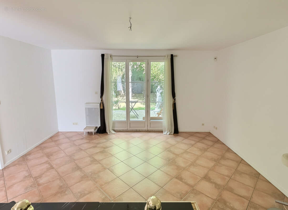 Appartement à EPERNON