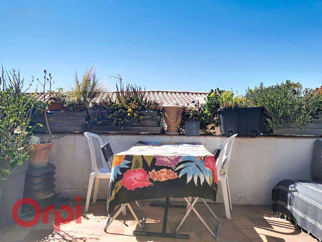 Maison de village au coeur du Castellet - studio - terrasse avec superbe vue dégagée grande cave - photo 3