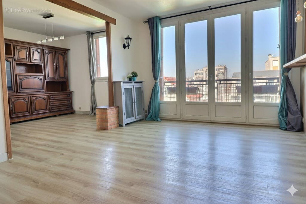 Appartement à COLOMBES