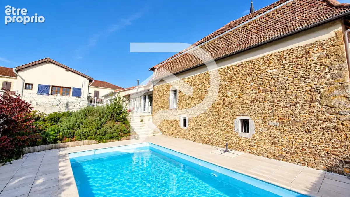 Ensemble immobilier de caractère, avec piscine, gîte et dépendance TILH - photo 2