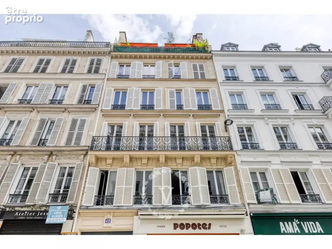 Rue de Clichy – Rénovation d'architecte, beaux volumes, balcon et cave - photo 11