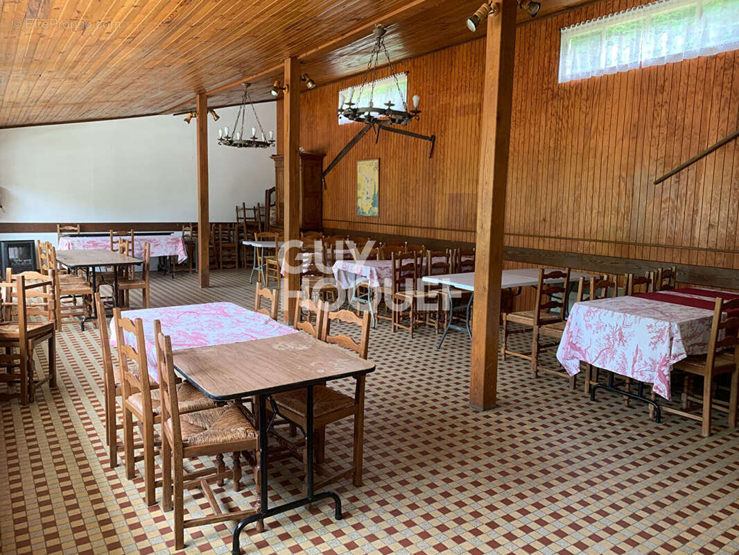 Commerce à MONTSAUCHE-LES-SETTONS