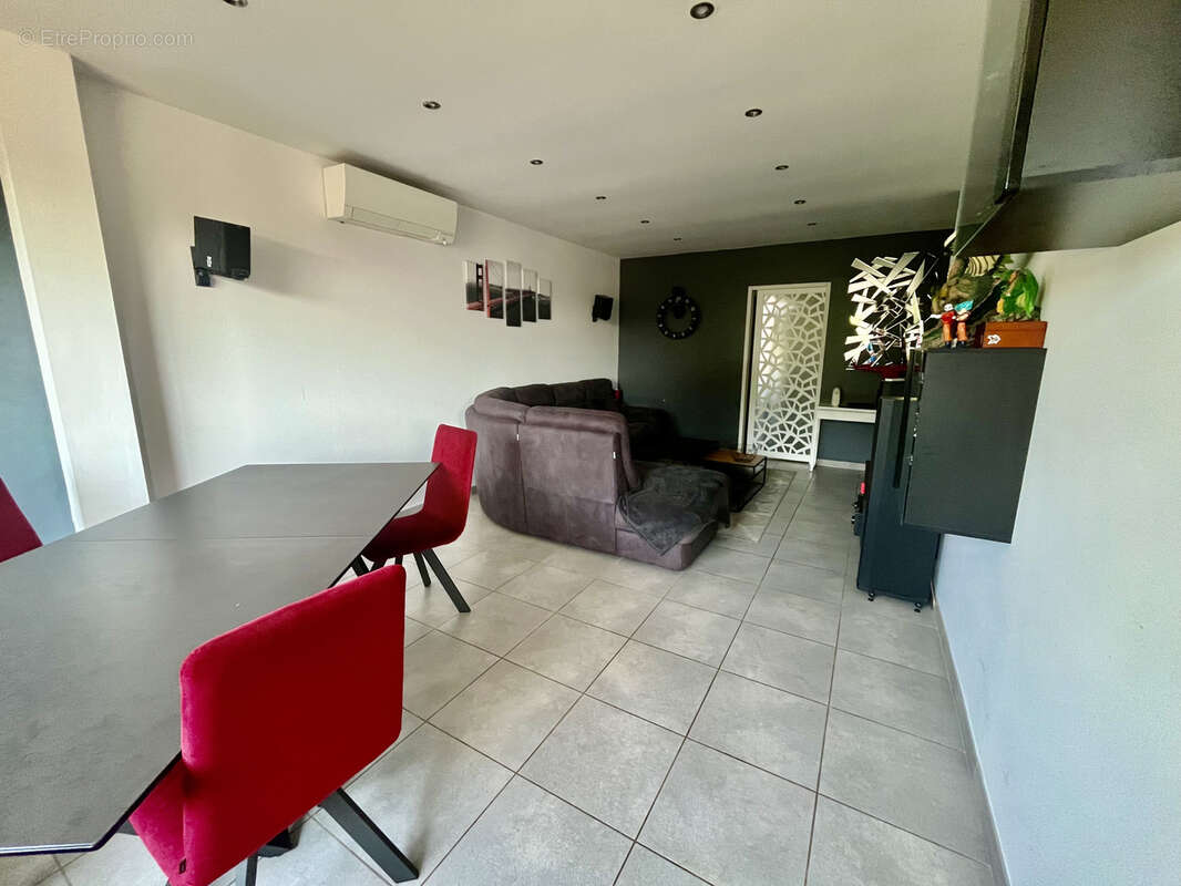 Appartement à CONNAUX