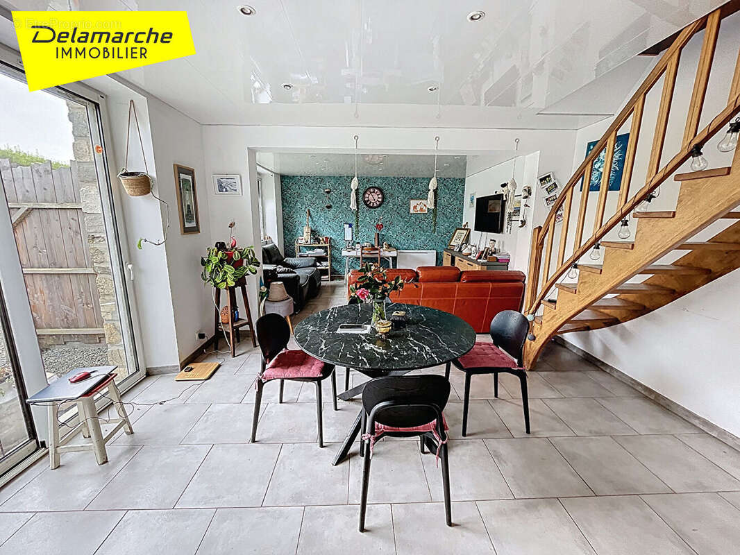 Maison à SAINT-SAUVEUR-LENDELIN