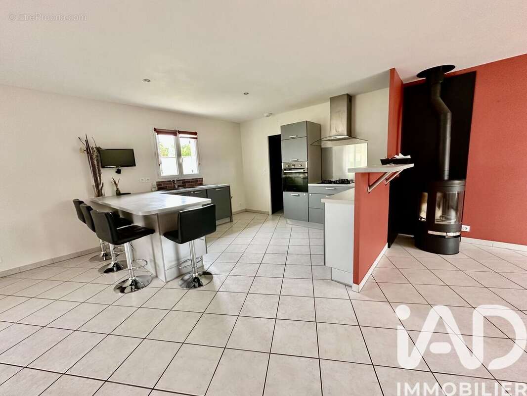 Maison 155 m² à Ambrault  - photo 5