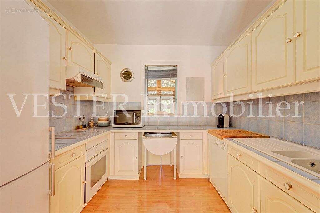 Sur un terrain de 3  000m², très agréable maison familiale d’environ 175m² - photo 11