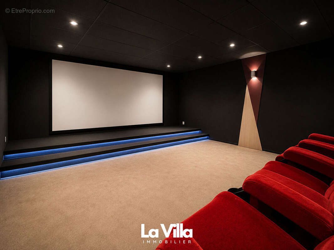 Local commercial  660 m2 - photo 7