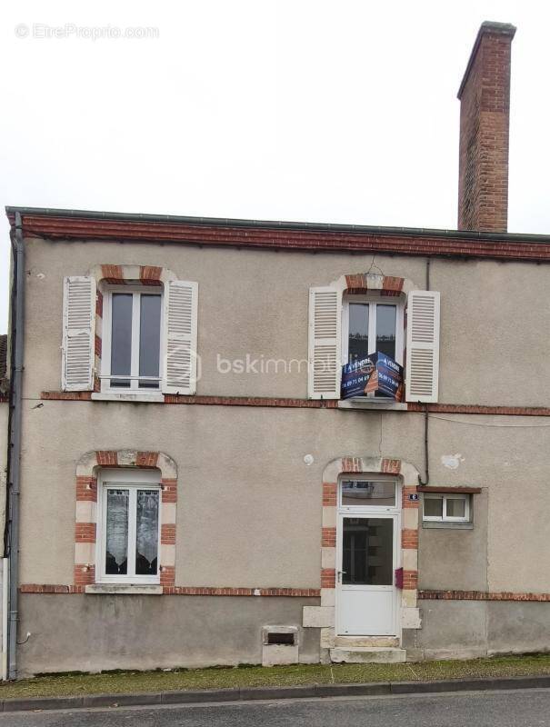 Appartement à COULLONS