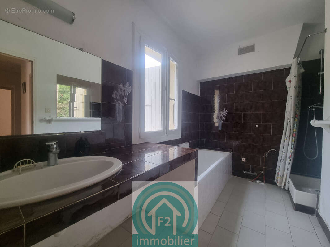 Grande propriété de 190m2 avec 19580m2 de terrain, à Santa Maria Poggio - photo 12
