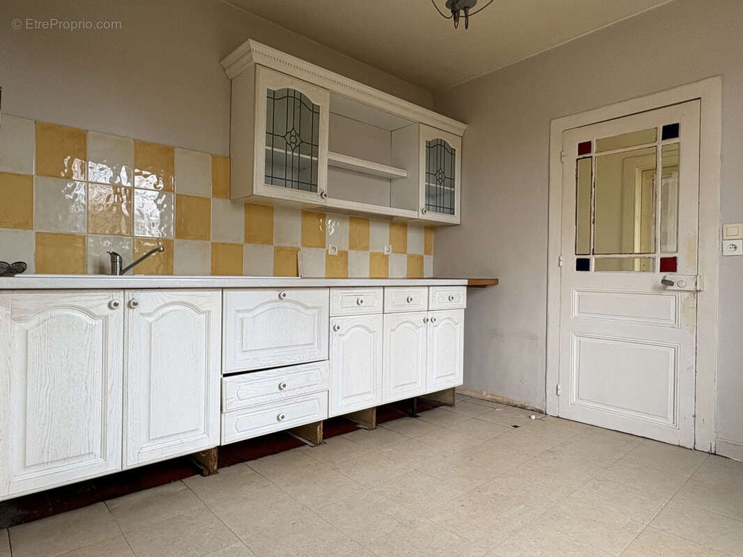 Maison à SAINTE-GAUBURGE-SAINTE-COLOMBE