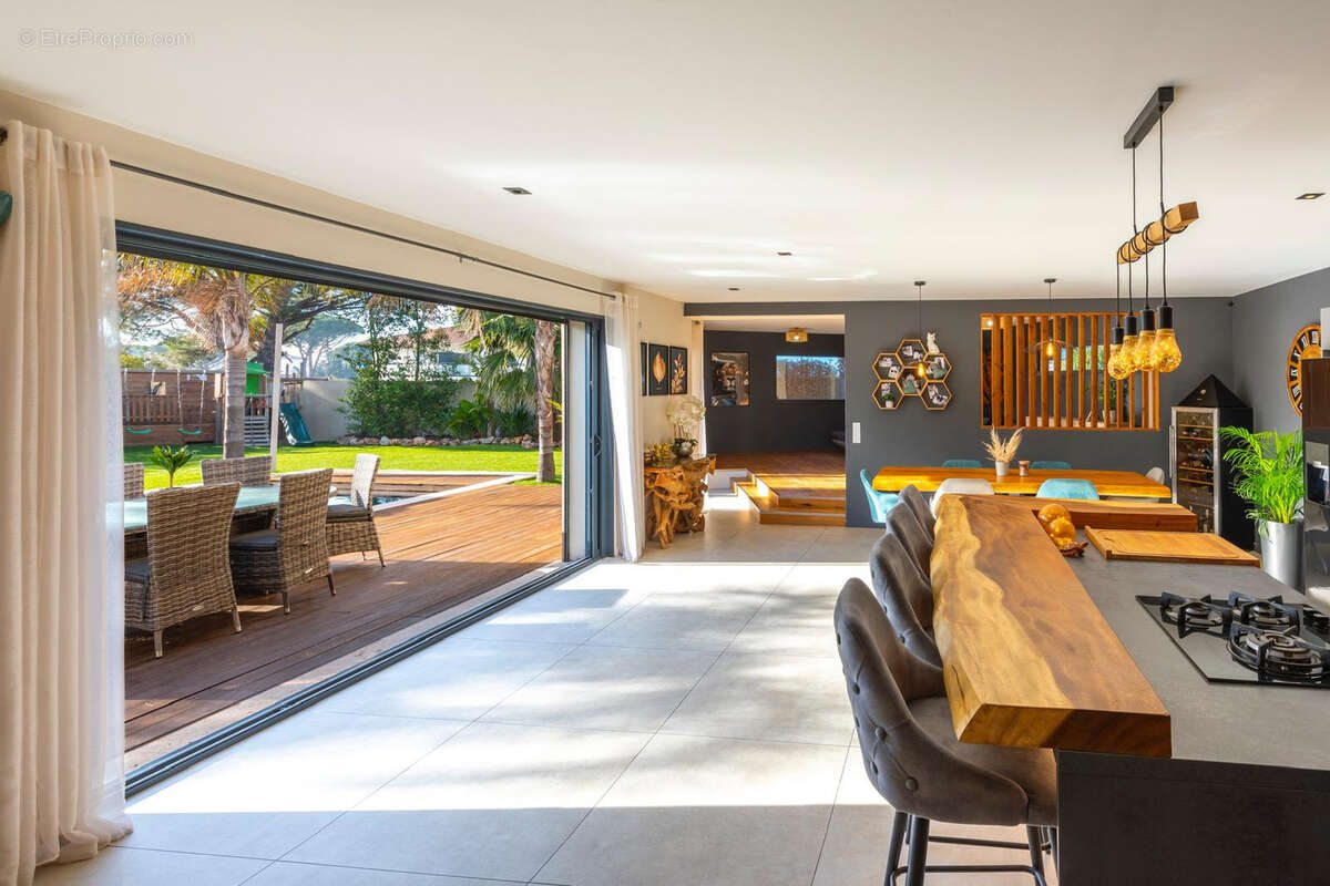 Maison à PUGET-SUR-ARGENS