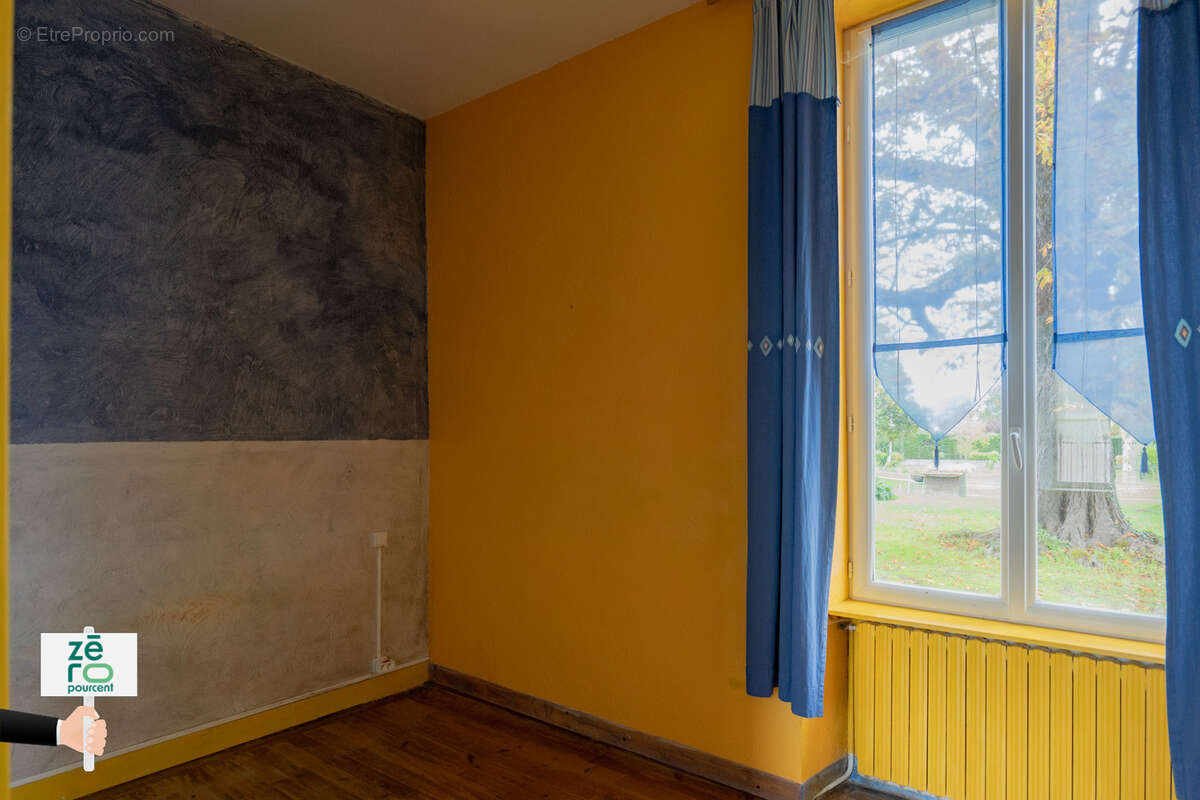 Maison à CHAMPAGNE-LES-MARAIS