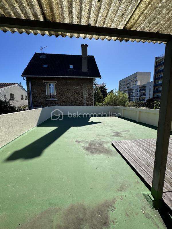Appartement à LES PAVILLONS-SOUS-BOIS