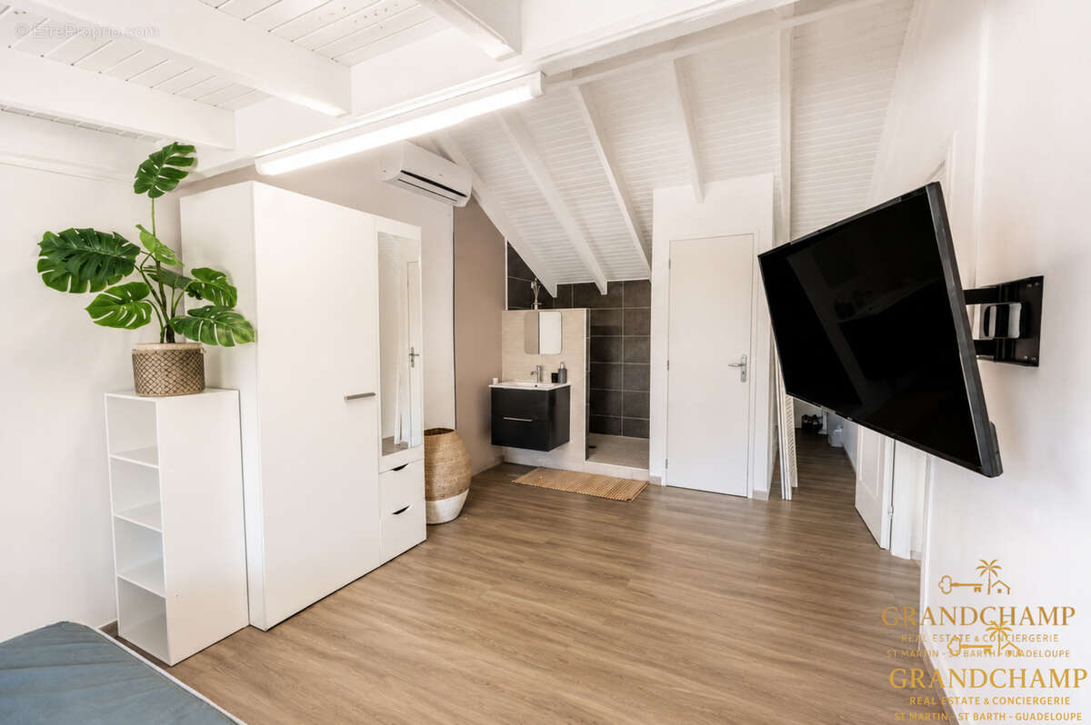 Villa T3 bis avec vaste terrasse et vue dégagée   Baie Orientale - photo 7