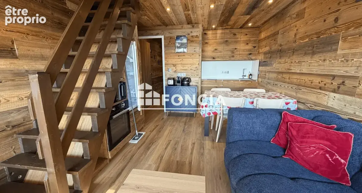 Résidence Les CHARDONS, magnifique appartement en duplex composé au rdc de : entrée, chambre, salle de bains, wc, séjour avec cu - photo 5