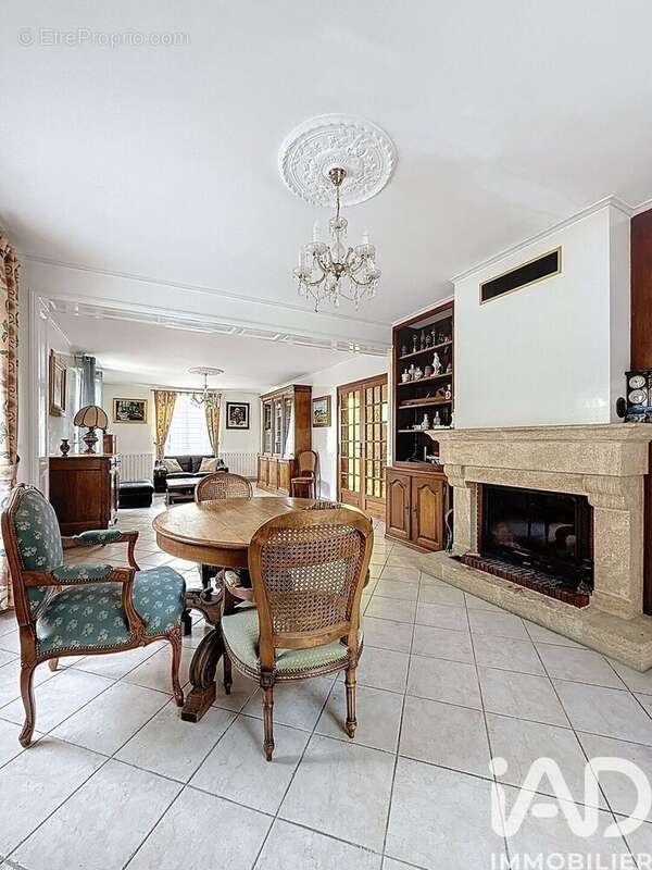 Maison 215 m² à Villers-Marmery  - photo 5