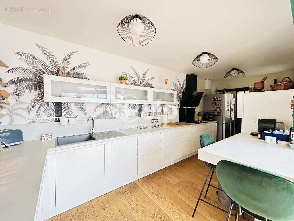 Maison de ville - semi individuelle - semi plain pied - 5 chambres - double garage - jardin - photo 5