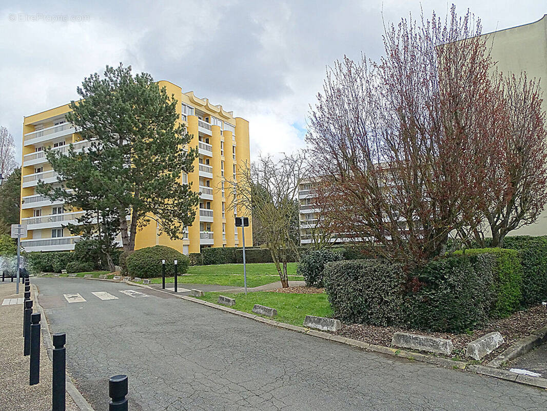 Appartement à ELANCOURT