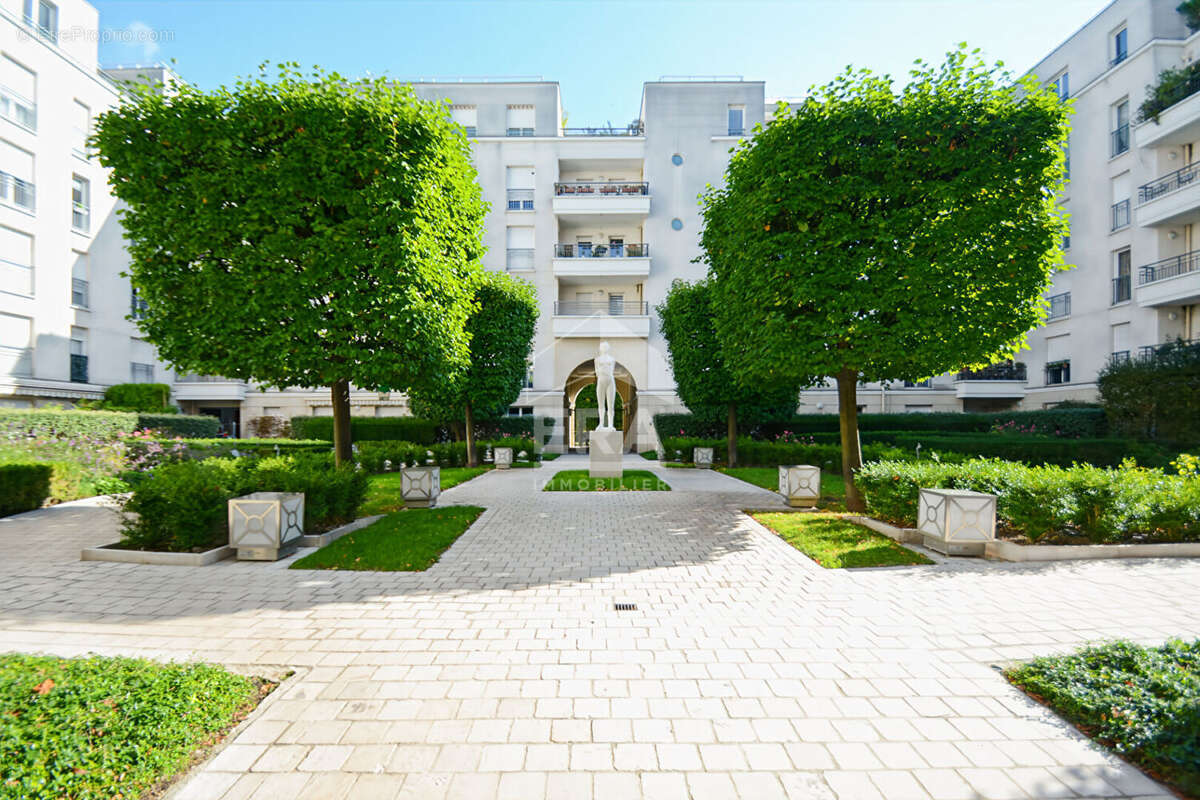 Appartement à ISSY-LES-MOULINEAUX