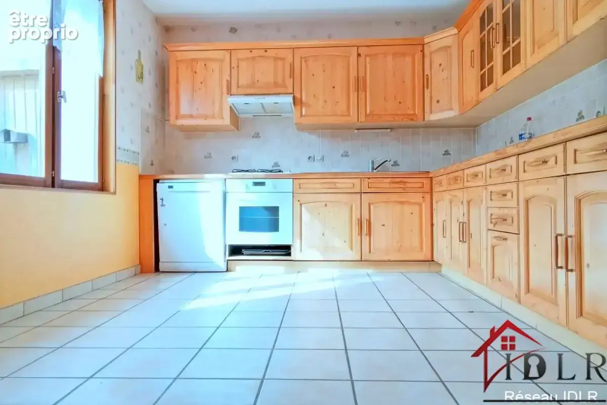 Belle maison avec grange, cinq pièces, 116 mètres carrés hab - photo 5
