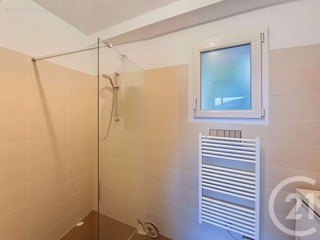 Maison à SAINT-PIERRE-DE-CHANDIEU