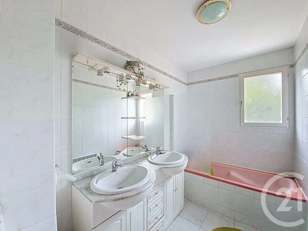 Maison à SAINT-ROMAIN-EN-GAL