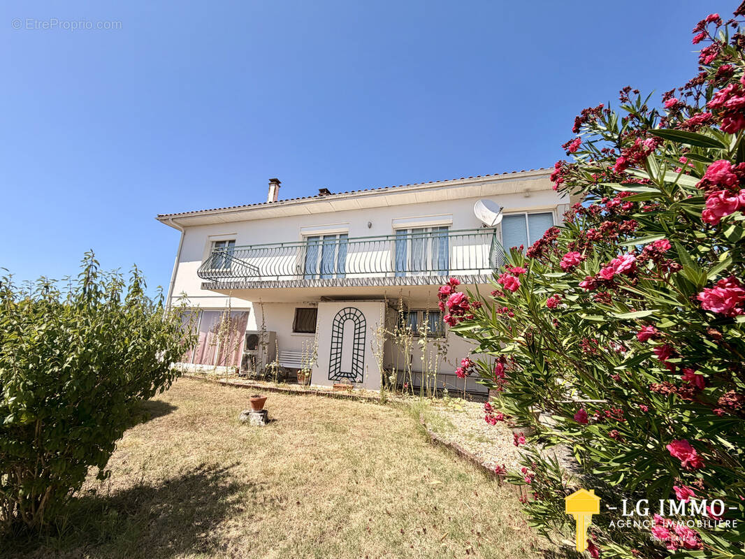 Maison à MORTAGNE-SUR-GIRONDE