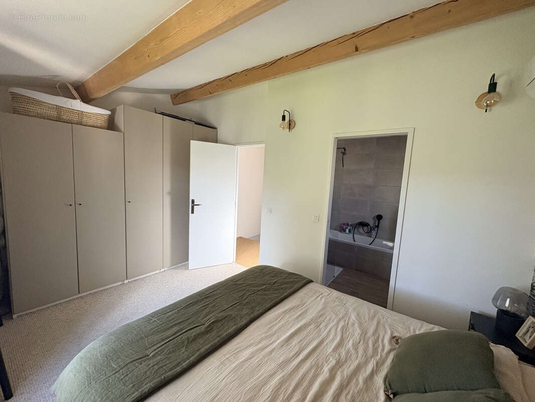 Maison à LA CALMETTE