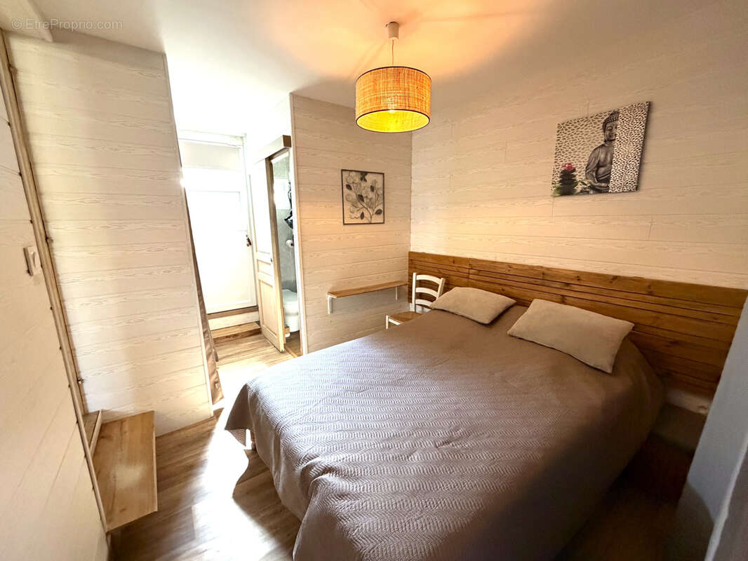 Vente villa Plain Pied entièrement rénovée + dépendance avec piscine et jacuzzi 66250 Saint Laurent de la Sala - photo 7