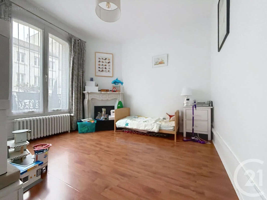 Appartement à PARIS-20E