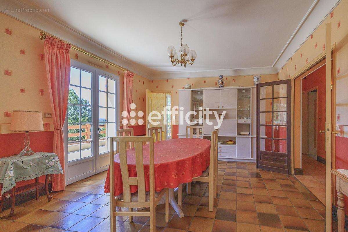 Maison 162 m² à Montpon-Menesterol  - photo 4