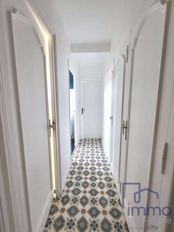 hall chambre parentale salle de bains - Appartement à SAINT-ETIENNE