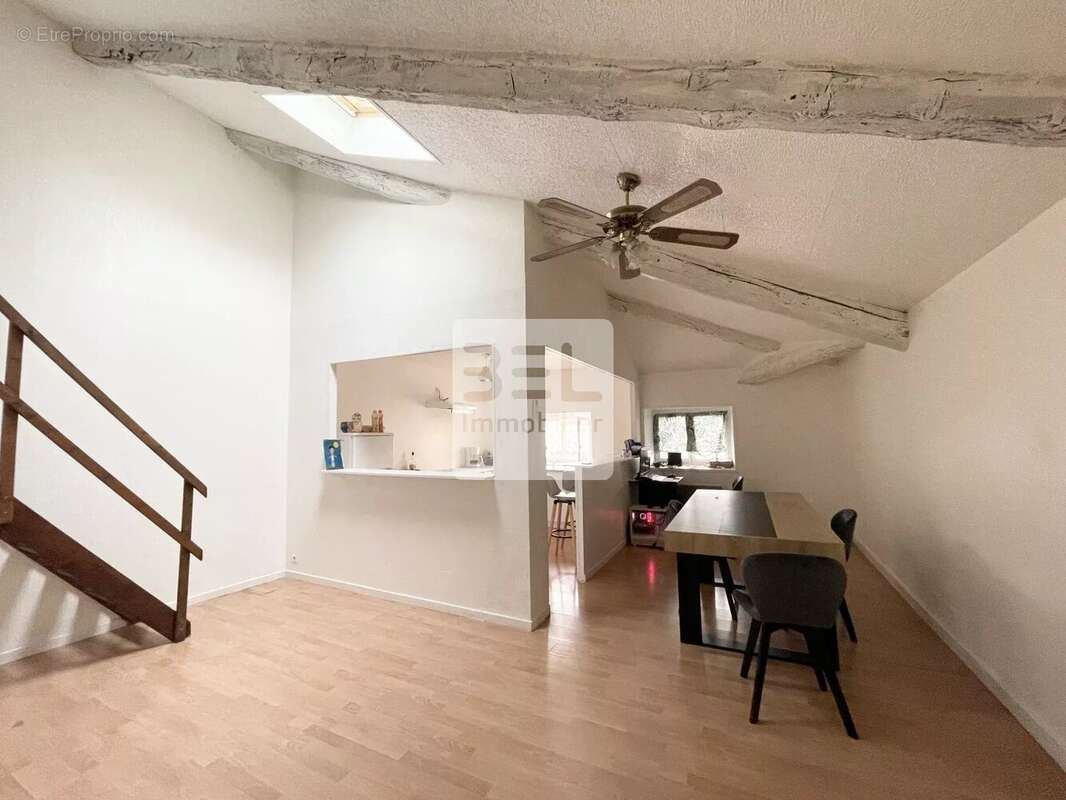 Appartement à BAGNOLS-SUR-CEZE