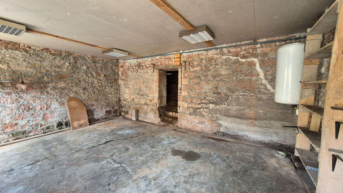 Maison à VILLECOMTAL