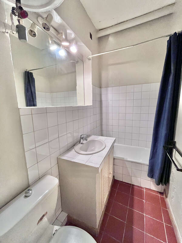 Aix en Provence, exclusivité, au cœur du centre-ville historique, charmant appartement lumineux de 24m2. - photo 6