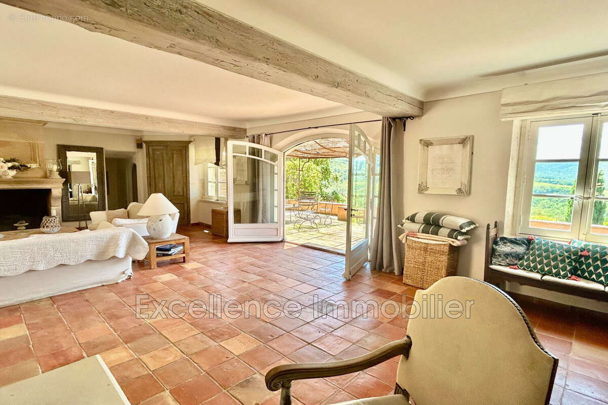 Maison à PLAN-DE-LA-TOUR