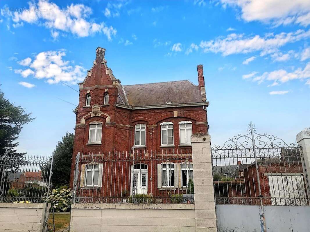 Maison 188 m² à Rieux-En-Cambresis  - photo 2