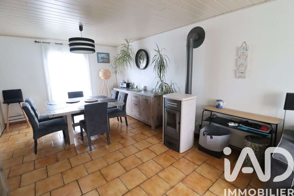 Photo 5 - Maison à COMBRONDE