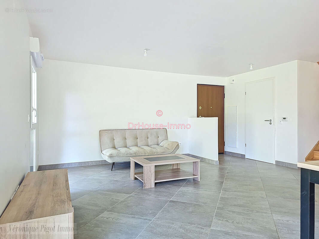 Appartement à SAINT-REMY-L'HONORE