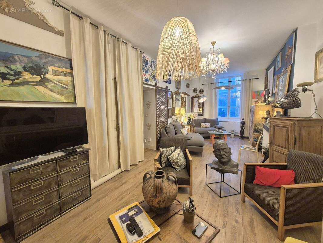 Appartement d'artiste T3 - Centre historique, Béziers (97 m²) terrasse sur le toit, partagé - photo 6