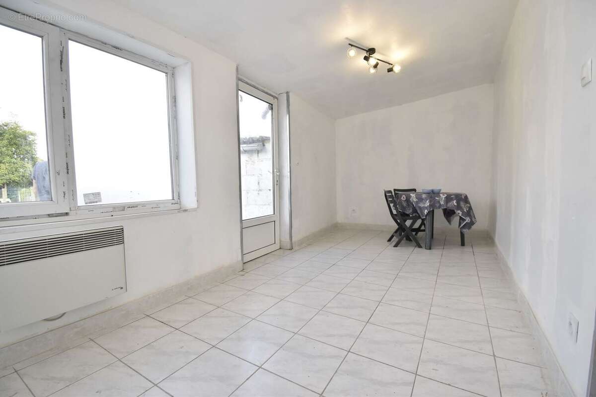 Maison 77 m² à Avesnes-Les-Aubert  - photo 8