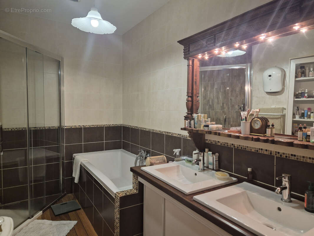 Maison contemporaine 130 m2 - St Astier - secteur privilégié - 4 chambres - arboré - - photo 5