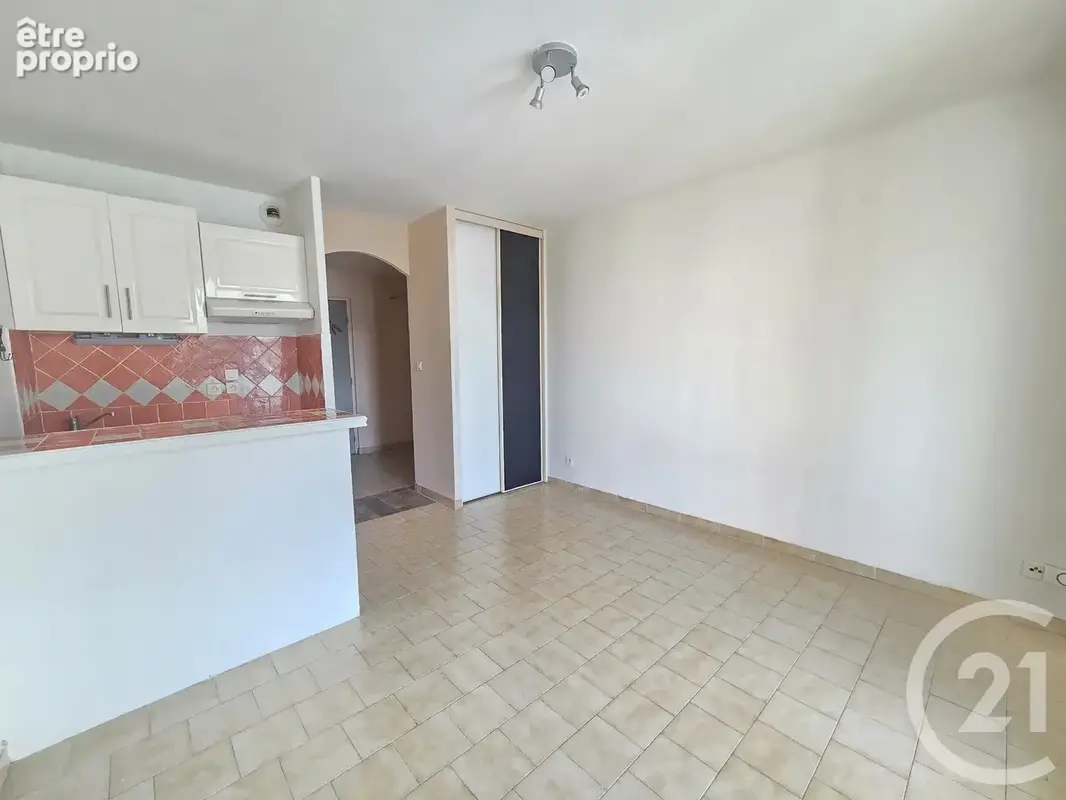Appartement 1 pièce 22 m² à vendre à Sanary-Sur-Mer (83110) - photo 2