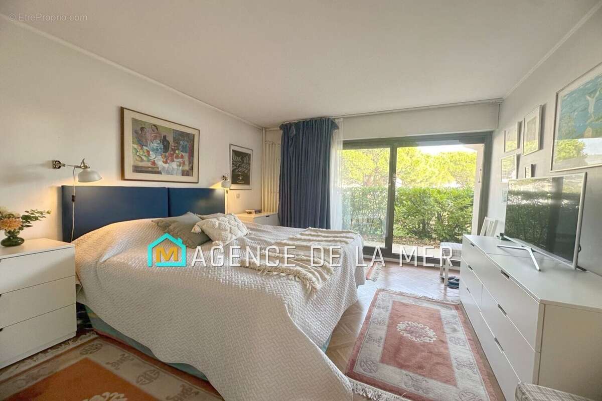 Appartement à MANDELIEU-LA-NAPOULE