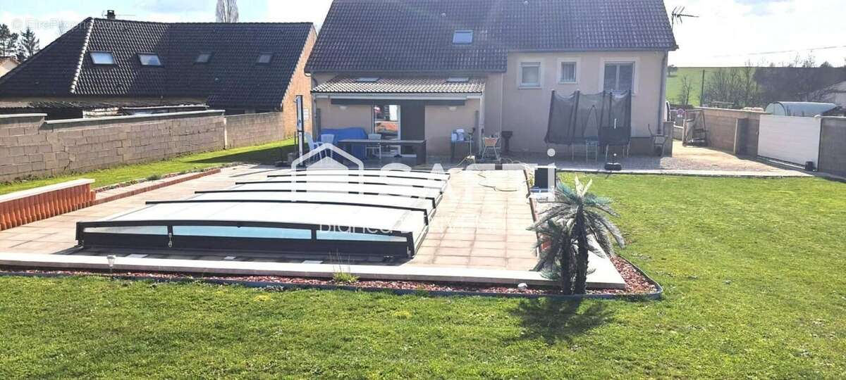 Maison 141 m² à Euville  - photo 2