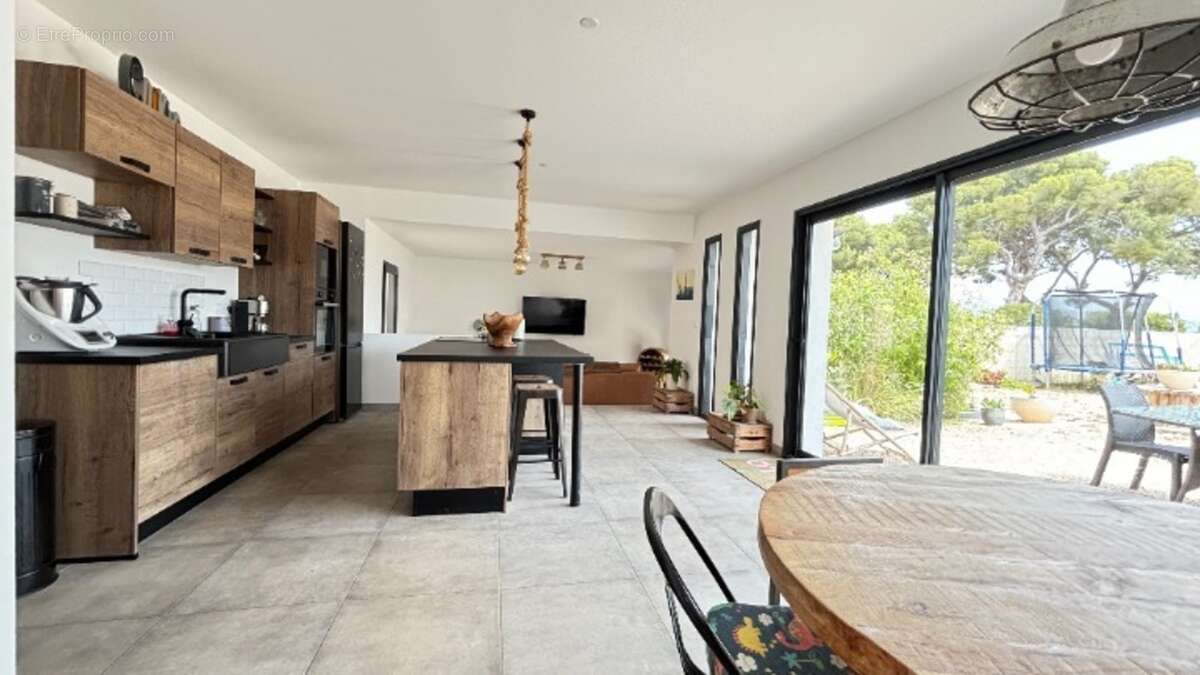 Maison à vendre 4 pièces LA CIOTAT (13) - photo 3